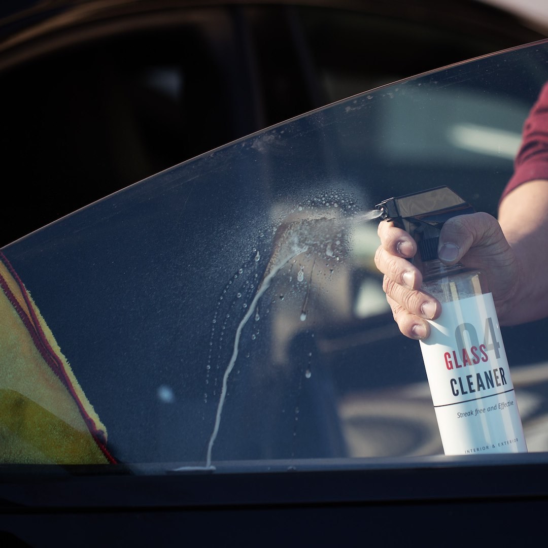 Tesbros Glass Cleaner, Interior/ Exterior Use, 16 Ounce Spray Bottle – TB-GLASSCLEANER-1