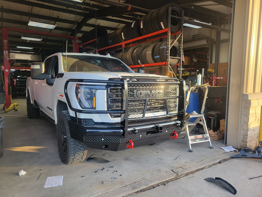 Tough Countr Bumper, Traditional, Modular Design, Mounting Hardware Included, With Grille Guard, Without Winch Mount – TFR2524G