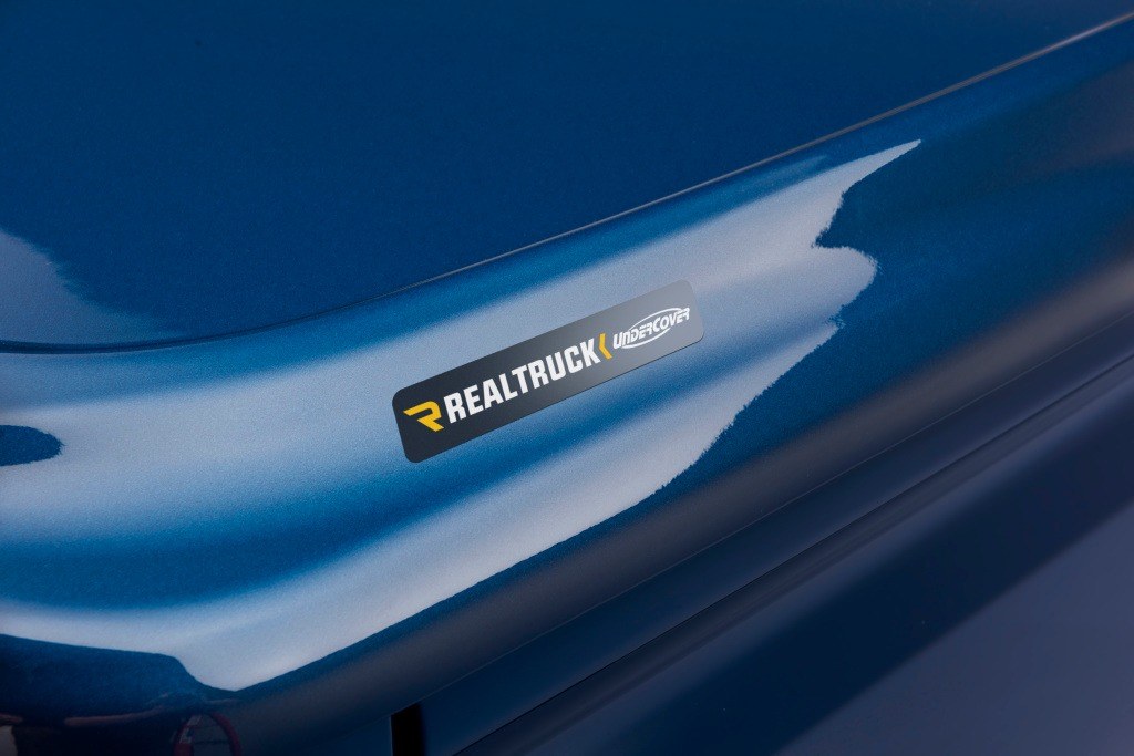 UnderCover Tonneau Cover, Lux Se Series, Tilt-Up, Lockable, Antimatter Blue – Vehicle Color Code Hx, ABS Composite Material – UC2206L-HX