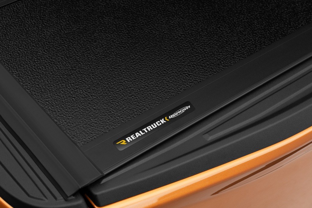 UnderCover Tonneau Cover, Flex, Hard Folding, Low Profile, 2 Folds/ 3 Panels, Textured Black, Aluminum, Non-Lockable – FX21033