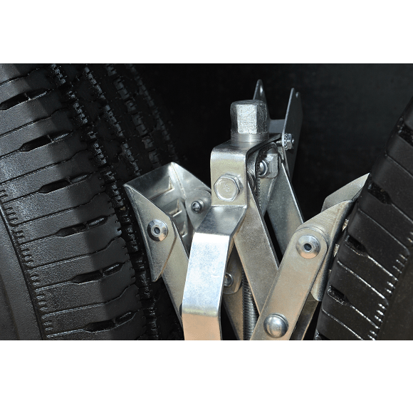 Ultra Fab Wheel Chock, Super Grip, For Use with Tandem Axle Trailers, Scissors Type, Steel, With Ratchet Wrench and Padlock – 21-001090