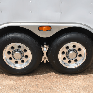 Ultra Fab Wheel Chock, Super Grip, For Use with Tandem Axle Trailers, Scissors Type, Steel, With Ratchet Wrench and Padlock – 21-001090
