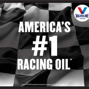 Valvoline Oil, VR1 Racing Oil, SAE 40, 1 Quart Bottle, Case of 6 – 822390
