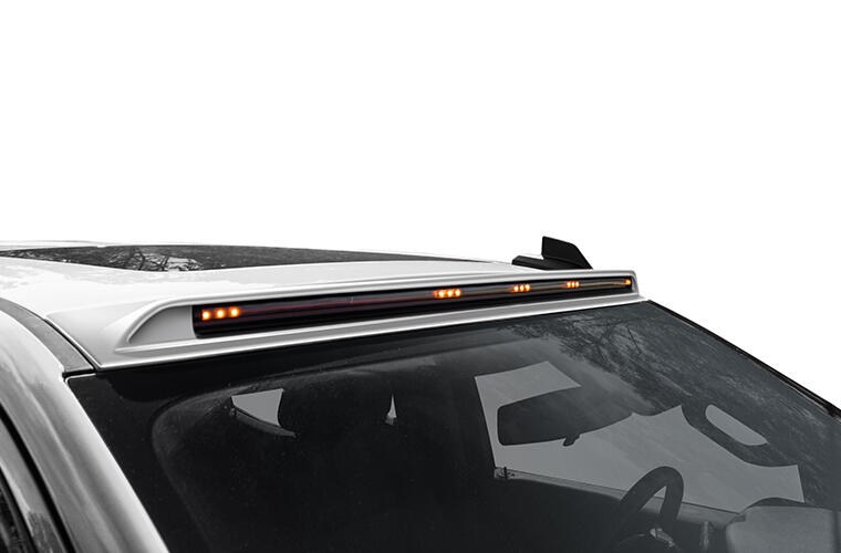 Auto Ventshade Roof Marker Light – LED, Aerocab™, Direct Fit Light Strip with Five Leds, Clear Lens, Amber, Single, Ivory Pearl Tri-Coat – 698163-PWD