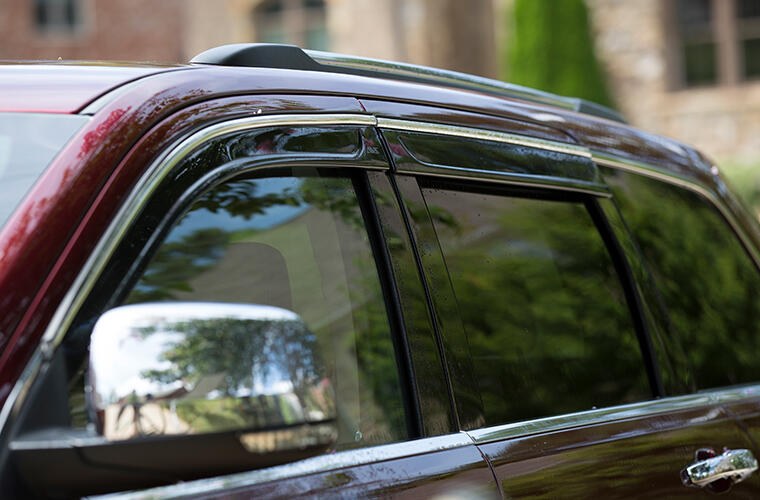 Auto Ventshade Rainguard, Ventvisor®, Low Profile, Tape-On, Smoke with Chrome Trim, Acrylic, Set of 4 – 794028