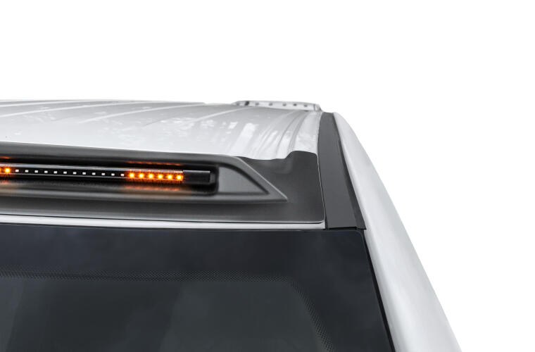 Auto Ventshade Roof Marker Light, Aerocab Pro™, Direct Fit Continuous Light Bar, Amber LED, Single, Black Housing, Thermoplastic Olefin – 898079