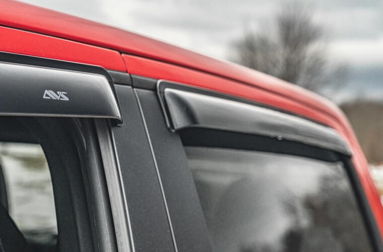 Auto Ventshade Rainguard, Ventvisor®, Aerodynamic Design, Outside Channel, Black, Acrylic, Set of 4 – 94888