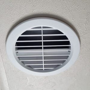 Valterra Heating/ Cooling Register, Ceiling Mount, 5 Inch Diameter, 7/8 Inch Collar, 360 Degree Rotating/ Fixed Vane Air Return, Beige – A10-3361VP