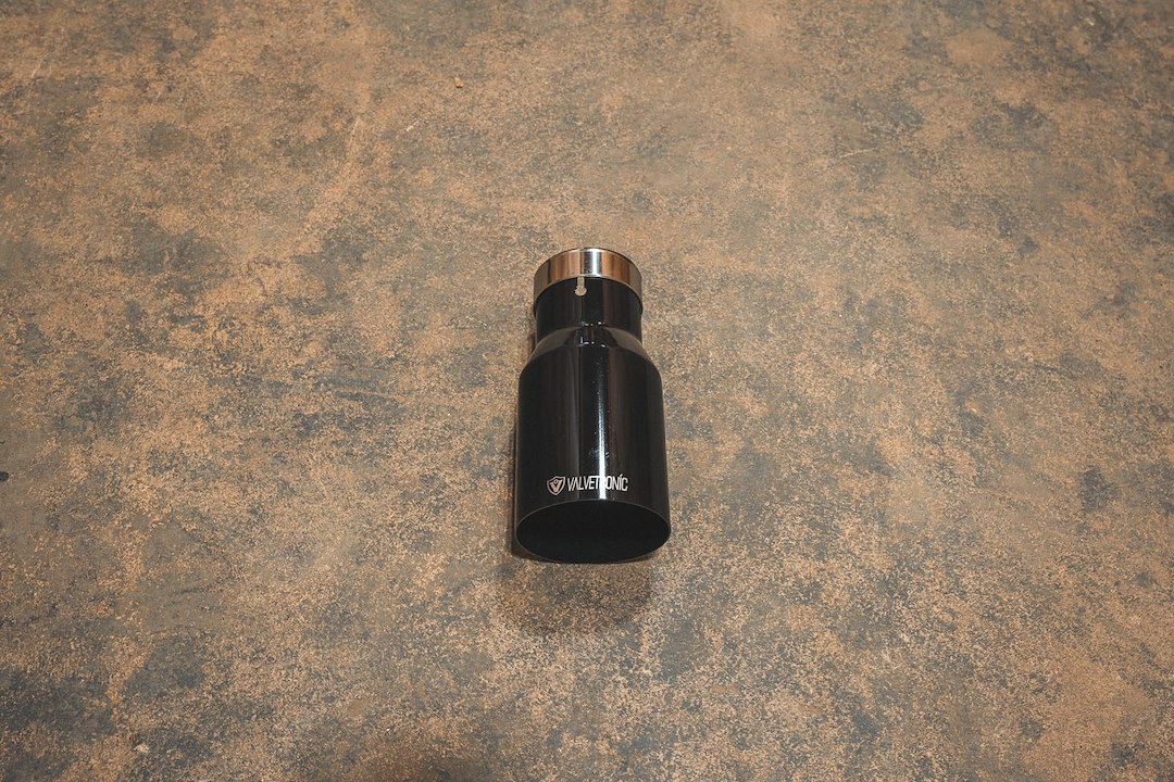 Valvetronic Exhaust Tail Pipe Tip, 3 Inch Inlet Diameter, 3-1/2 Inch Outlet Diameter, T304 Stainless Steel – VTD.TIP.SW.30.35.BLK