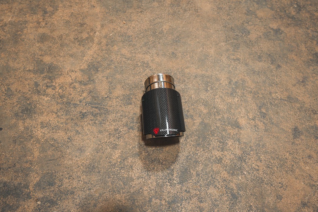 Valvetronic Exhaust Tail Pipe Tip, 2-1/2 Inch Inlet Diameter, 3-1/2 Inch Outlet Diameter, T304 Stainless Steel – VTD.TIP.SLVE.25.35.RC
