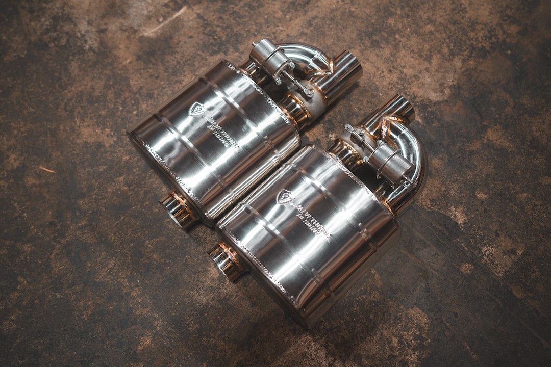 Valvetronic Exhaust Muffler, 8-1/2 Inch Width X 5.8 Inch Height Oval T304 Stainless Steel Case, Single 3 Inch Offset Inlet – UVM.76MM.X2