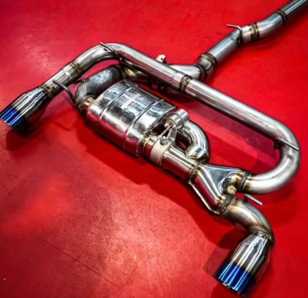 Valvetronic Exhaust Muffler, 11-1/2 Inch Width X 7 Inch Height Oval T304 Stainless Steel Case, T-Style, Single 3 Inch Inlet – UVM.76MM.TSTYLE.X1