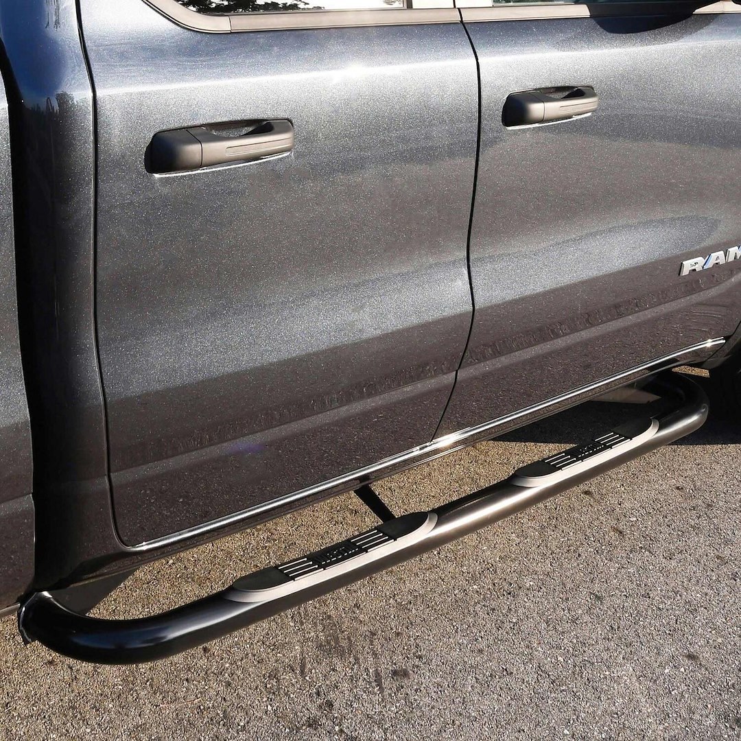 Westin Nerf Bar, E-Series, With Step Pads, 3 Inch Round Bent, Powder Coated, Black, Mild Steel, Without End Caps, Rocker Panel Mount – 23-4085