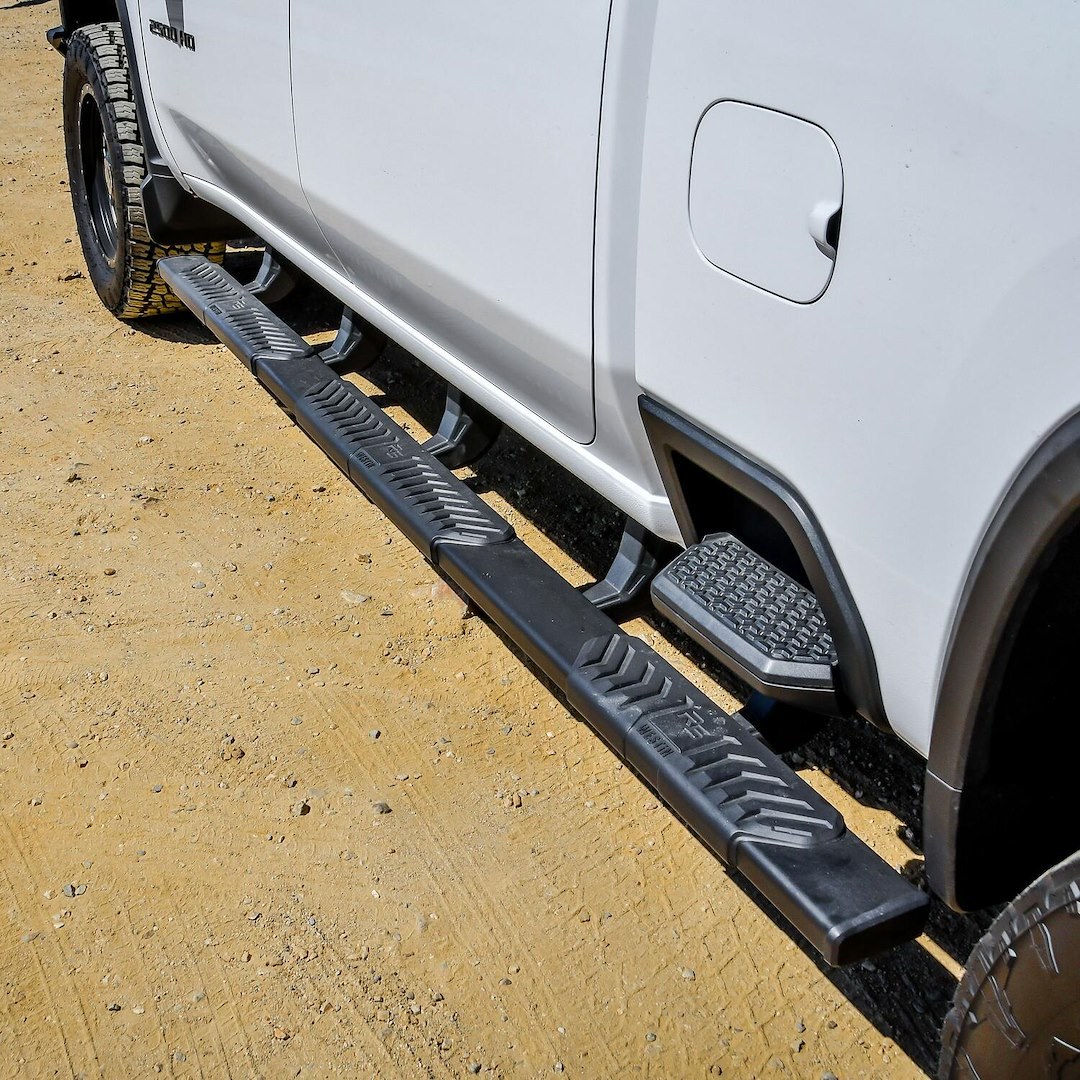 Westin Nerf Bar – Truck Wheel to Wheel, R5 Modular Series, With Step Pads, With Bed Step, 5 Inch Rectangular Straight, Textured Black – 28-5234765