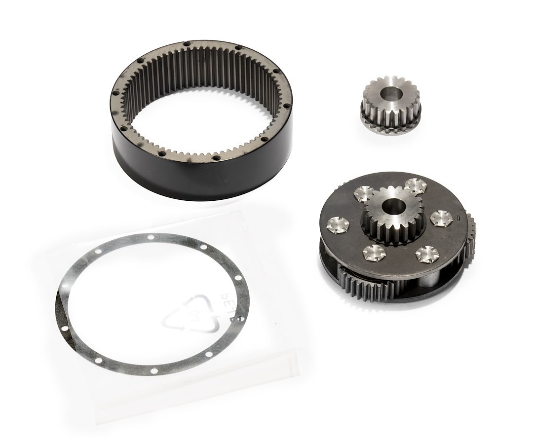 WARN Industries Winch Ring Gear, For Warn VR10000s Winch, With Gasket/ Stage 3 Carrier Assembly/ Splined Drive Gear – 92079