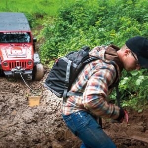 WARN Industries Winch Rigging Kit, Epic ™, Includes Two 3/4 Inch 18000 Pound Capacity Shackles, 14400 Pound Capacity Tree Trunk Protector – 97565
