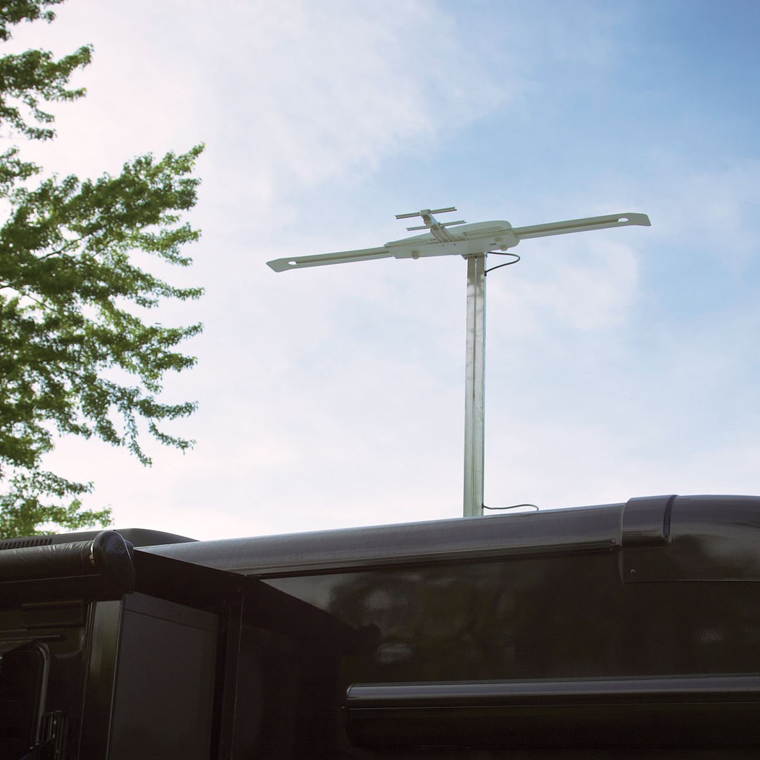 Winegard Broadcast TV Antenna, Sensar ®, Sensar ® IV, Permanent Roof Mount, Multi-Directional, Receives VHF/ UHF Signals – RVW-395