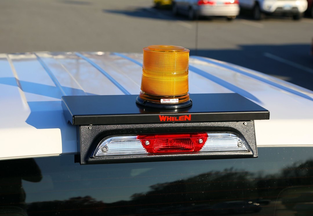 Whelen Warning Light Mount, Quick Fit, For Use with Whelen Warning Lights/ Light Bars, Rooftop Bolt-On Mount, Powder-Coated, Black, Aluminum – QFFORD1