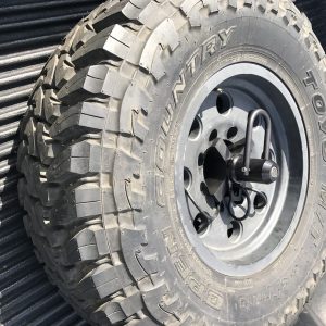 Wilco Offroa Spare Tire Carrier, Truck Bed Mount, Flat Mount, Holds Up to 42 Inch Tire, Powder Coated, Black, Steel, Universal – UBM3030