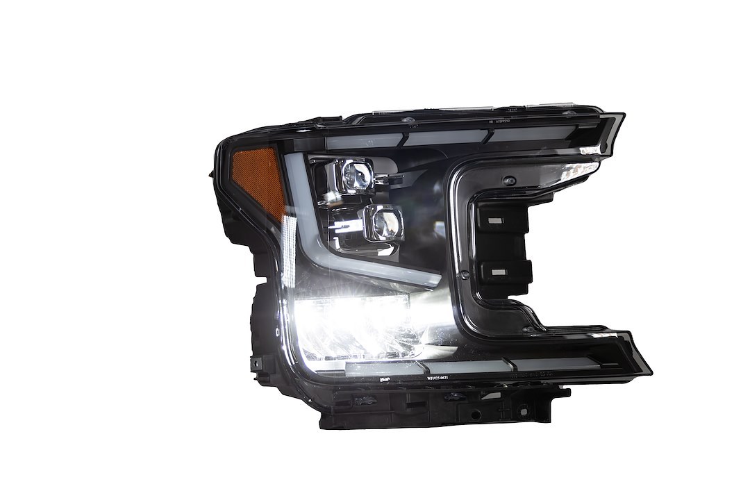 Winjet Headlight Assembly, LED Bulb, Projector with LED Daytime Running Light/ Sequential Turn Signal, Clear Low Beam/ High Beam Bulb – CHRNG0671-B-SQ