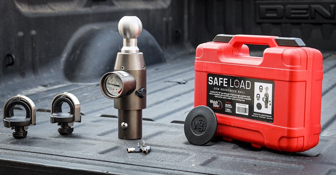 Weigh Safe Gooseneck Trailer Hitch Ball, Safe Load, For Use with Any OE Puck System, 2-5/16 Inch Ball with Built-IN Scale – WSOEMPU