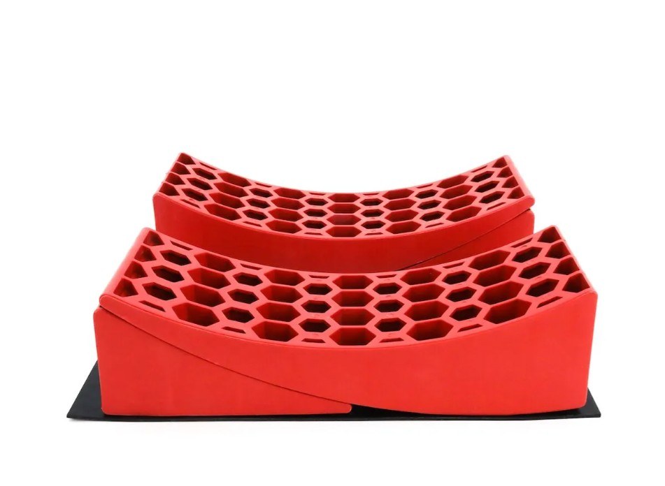 Weigh Safe Trailer Leveling Kit, Wheel Chock, With Curved Levelers/ Chocks/ and Non-Slip Mats, 29000 Pound Capacity, Orange, Polymer – WS-WLS