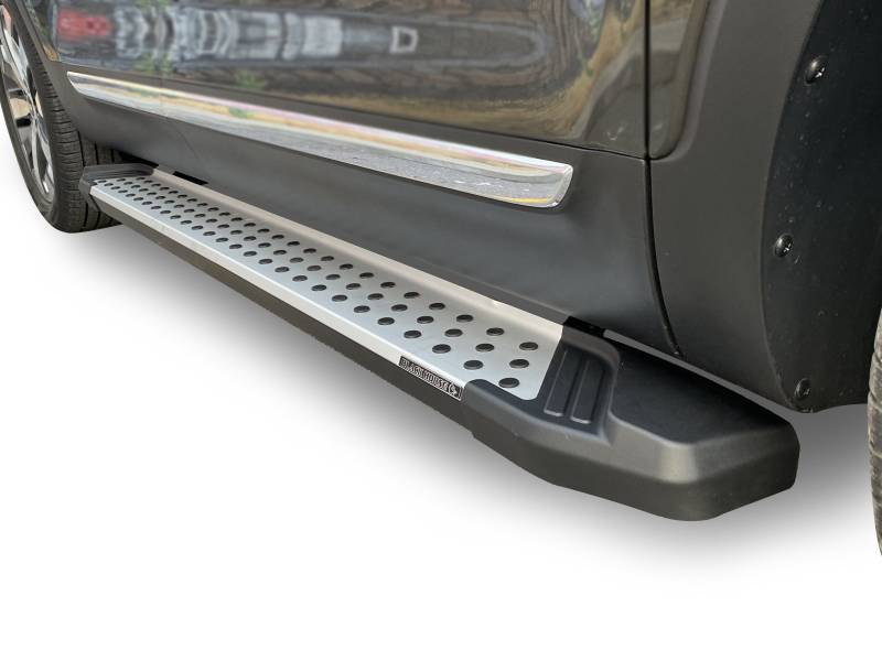 Black Horse Off Road Running Board, Vortex, Silver with Black Grip Dots, Frame Mount, Aluminum, Unlighted, With Mounting Hardware – VO-JPGC79