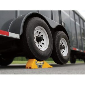 Camco Trailer Tire Change Ramp, Trailer Aid ™, Use with Tandem Axle Trailers to Change a Flat Tire, 4-1/2 Inch Lift Height – 21