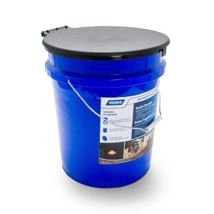 Camco Toilet, Portable, Bucket Style, Round Seat with Lid, With Bucket/ Black Seat/ Lid and 3 Liner Bags – 41549