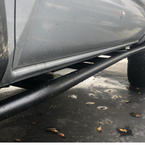 Cali Raised Nerf Bar, Trail Edition, 1-3/4 Inch Round Straight and 25 Degree Bent End, Powder Coated, Black, Steel, Without End Caps, Bolt-On – CR2579