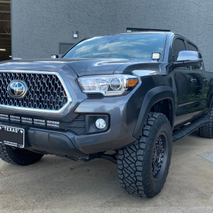 Cali Raised Nerf Bar, Step Edition, With Step Plates, 1-3/4 Inch Round Straight, Powder Coated, Black, Steel, Without End Caps, Bolt-On – CR2623