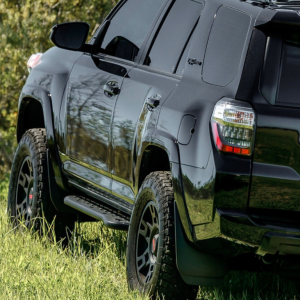 Cali Raised Nerf Bar, Step Edition, With Step Plates, 1-3/4 Inch Round Straight, Powder Coated, Black, Steel, Without End Caps, Bolt-On – CR2892