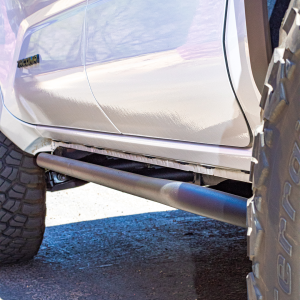 Cali Raised Nerf Bar, Trail Edition, Without Step Plates, 1-3/4 Inch Round Straight and 25 Degree Bent End, Raw Finish, Black, Steel – CR4069