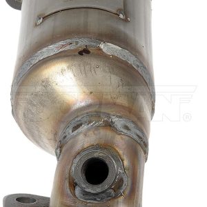 Dorman Exhaust Manifold, OE Solutions ™, Not Carb Complaint, With 1 Inlet Gasket/ 1 Outlet Gasket/ 2 Studs and 2 Bolts – 674-484