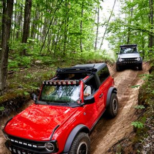 Bestop Soft Top, Sunrider, Replaces Freedom Top Panels, Black Diamond, Single Panel Covering Driver and Passenger Sides – 52461-35