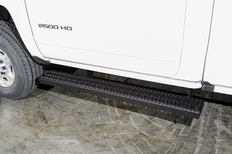 Dee Zee Running Board, Rough Step, Powder Coated, Black, Aluminum, Unlighted, Requires Running Board Mounting Kit – DZ15301A
