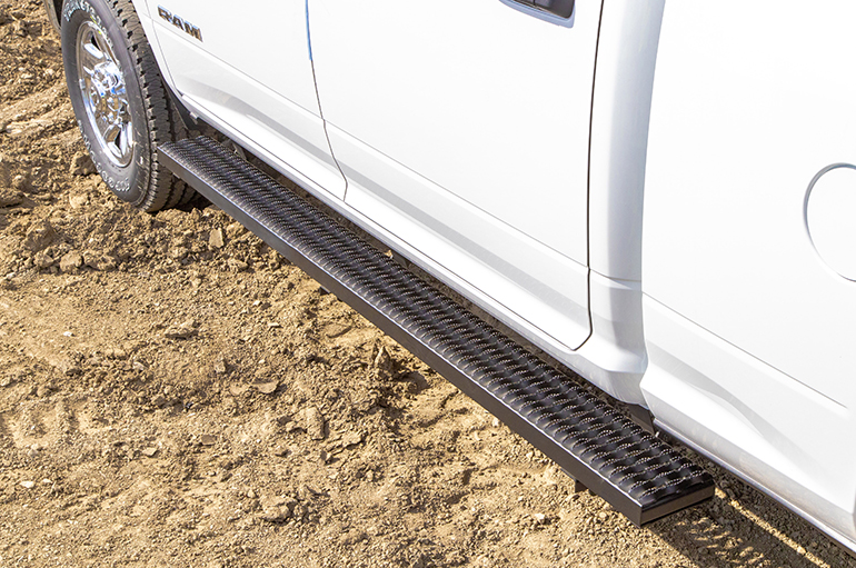 Dee Zee Running Board, Rough Step, Powder Coated, Black, Aluminum, Unlighted, Requires Running Board Mounting Kit – DZ15311A