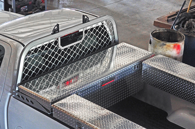 Dee Zee Headache Rack, Mesh, Powder Coated, Silver, Aluminum – DZ95058R